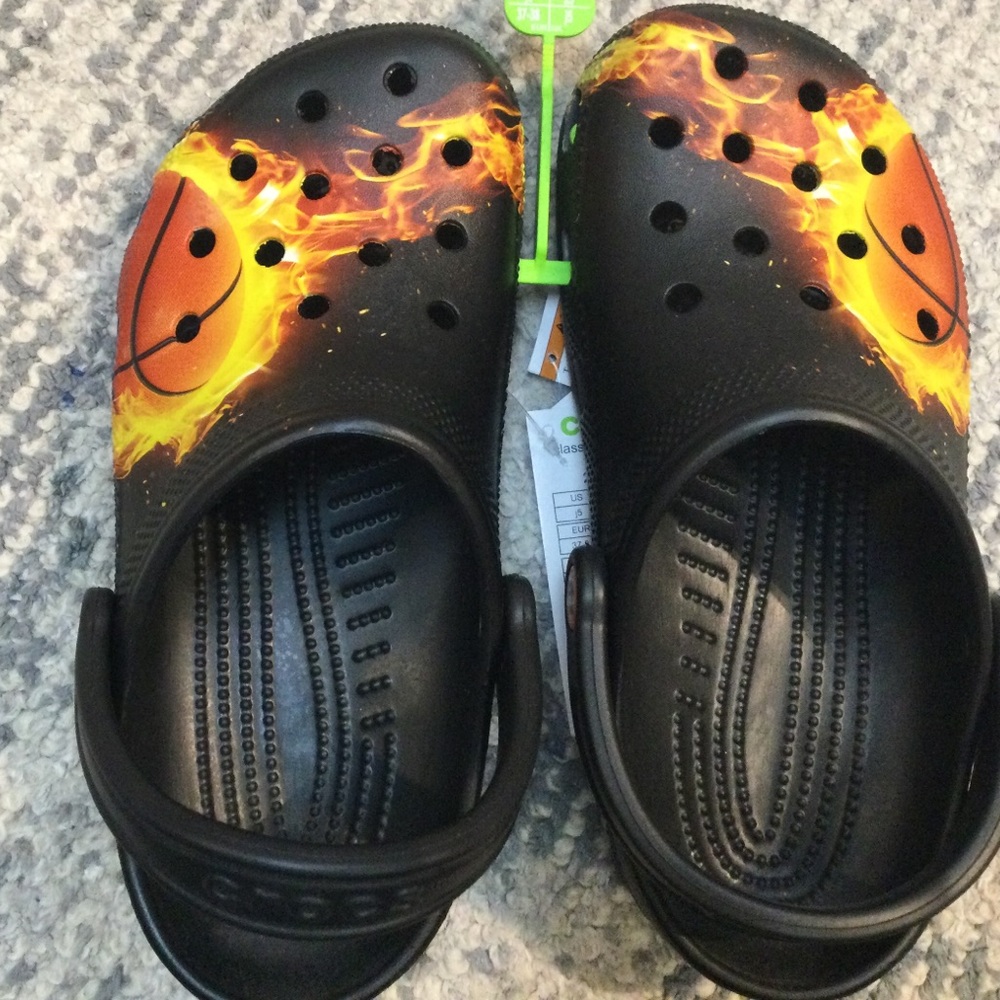 Crocs basketball flame